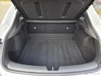 Hyundai i30 1.0T-GDi Trikolor Fastback - 11