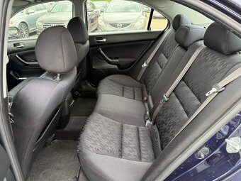 Honda Accord 2.4i -VTEC MANUÁL - 11