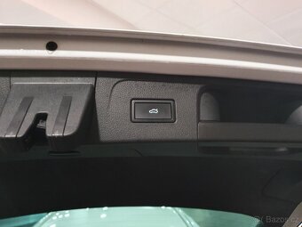 VW Passat B8 GTE Variant 1.4 TSI 160kW - záruka Autodraft - 11