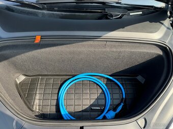Tesla model X Long Range - 11