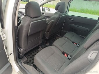 Peugeot 5008 2,0HDI 7míst TOP stav - 11