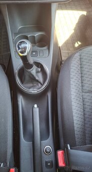 Prodám vozidlo ŠKODA FABIA 2 kombi 1,4 63 kw - 11