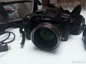 Superzoom Panasonic Lumix DMC-FZ38, komplet příslušenství - 11