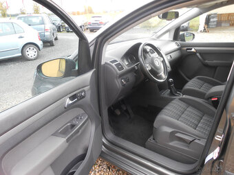 Volkswagen Touran 2.0TDi Cross 103Kw - 11