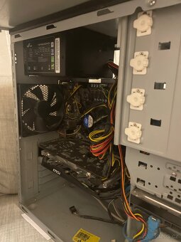 obrazovka a nefunkční PC - 11