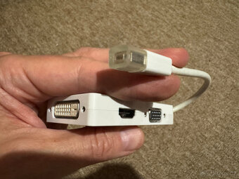 Kabely a adaptéry/konvertory/redukce: různé - 11