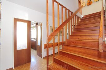 Prodej řadového rodinného domu 221 m2 + pozemek 229 m2, Prah - 11