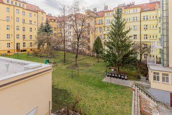 Pronájem bytu 1+1, U Pernštejnských, Praha - Nusle, Praha 4 - 11