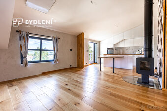 Prodej rodinného domu 181,9 m², pozemek 593 m², ulice K Plov - 11