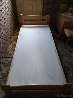 Postel 90x200 z masivu - 11