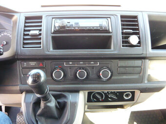 VOLKSWAGEN TRANSPORTER 2.0 TDI 8 MÍST - 11