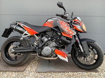 KTM Super Duke 990  SERVISNÍ KNÍŽKA  - 11