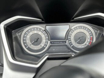 Honda Forza 300 malý nájezd,super stav - 11