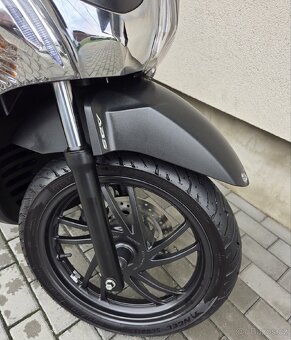 HONDA SH 125i Sport, start-stop, ABS
 - 11