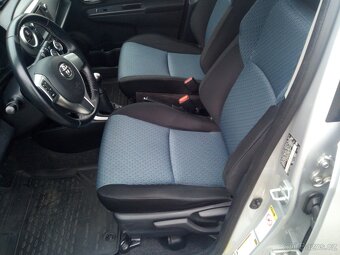 Toyota Yaris 1,5 TS originál Toyota Corporation Japonsko - 11