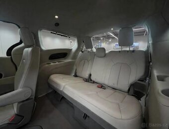 Chrysler Pacifica 3.6L V6 7 miest Radar DPH - 11