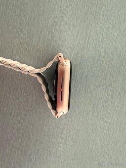 Apple Watch Series 6 40mm Zlatý hliník s pískově růžovým spo - 11