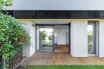 Moderní stylový byt 2+kk, 53m2+42m2, rezidence DOCK, Praha 8 - 11