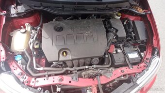 Toyota Auris Kombi 1.6 benzín - 11