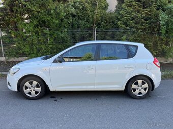 KIA Ceed 11/2010 facelift 1.4 16V CVVT 66kW - 11