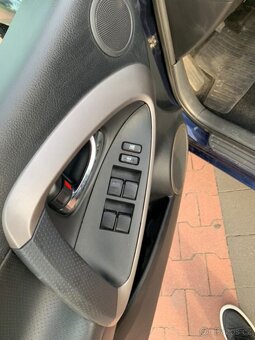 Prodám auto toyota - 11