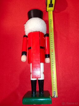 Dřevěné louskáčky 2 ks + Santa hrací - 11