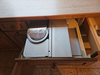 Masivní kuchyňská linka z Německa se spotřebiči - 11