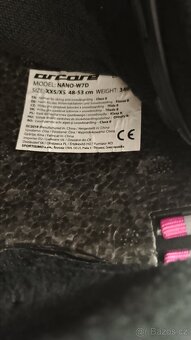 Set dětské lyže Atomic 90 + lyžáky + helma + lyž. souprava - 11