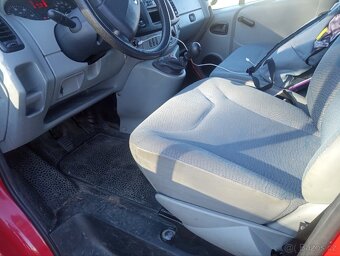 Renault Trafic LONG 6 míst ,1.9DCi 74kW najeto 159... - 11