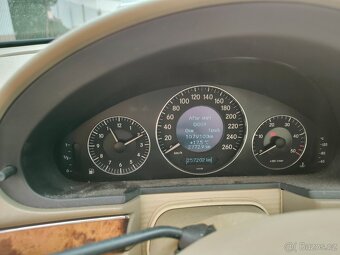Mercedes Benz E320 - 11