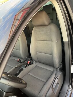 Volkswagen Touran 1.9 TDI 77kW = 7 miest, Bez korozie = - 11