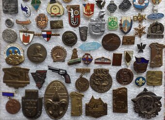 odznaky - různé druhy - 11