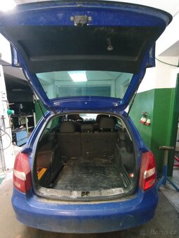 Prodám Škodu Fabii na náhradní díly nebo na opravu. - 11