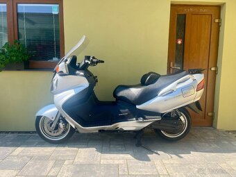 Suzuki 650 Burgman - 11