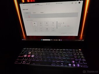 Nepoužitý 17" Sword,RTX-4070 Mux,i7-14th,QHD,M.2 1TB - 11