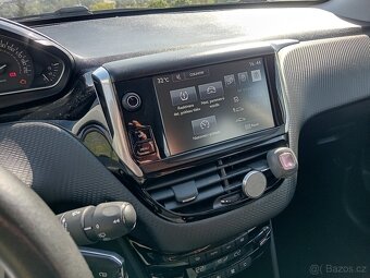 Prodám Peugeot 2008 1.2 benzín - 11