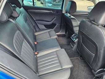 Škoda Superb kombi 2.0 TDI Premium Edition rok 05/2021 - 11