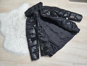 Dlouhá vypasovaná zimní bunda/kabát s páskem černá 14 let - 11