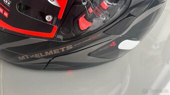 Helma na motorku MT HELMETS - překlopná (NOVÁ) - 11