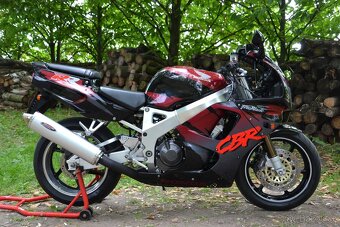 Honda CBR 900RR Fireblade SC28 - 11