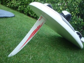 Windsurfing Kompletní . Fanatic Shark s plachtou NS - 11