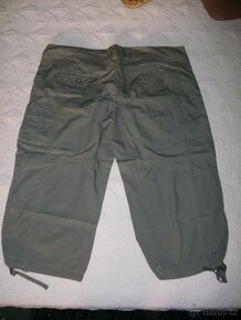 kostkovaná halenka, kratasy,čepice - 11