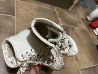 Dětské zimní brusle - 11