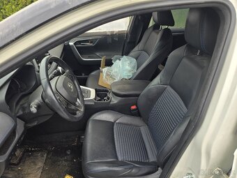 Toyota Rav4 hybrid - 11