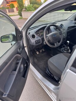 Ford Fiesta 1.4. 59 kW benzín - 11