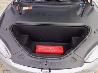 Tesla model s 90D B19B5N - 11