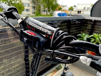 Elektrokoloběžka Nitro Scooters XE900 nová baterie - 11