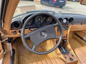 Mercedes-Benz SL 380 R107 - 11