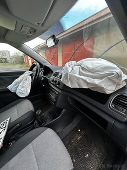 Škoda Fabia 2, 1.4 16V 63kw + LPG na náhradní díly. - 11