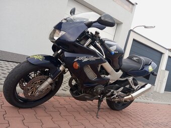 Honda VTR 1000 firestorm - 11